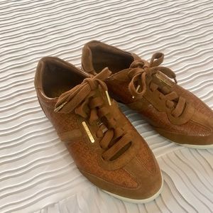 Micheal Kors leather upper shoe